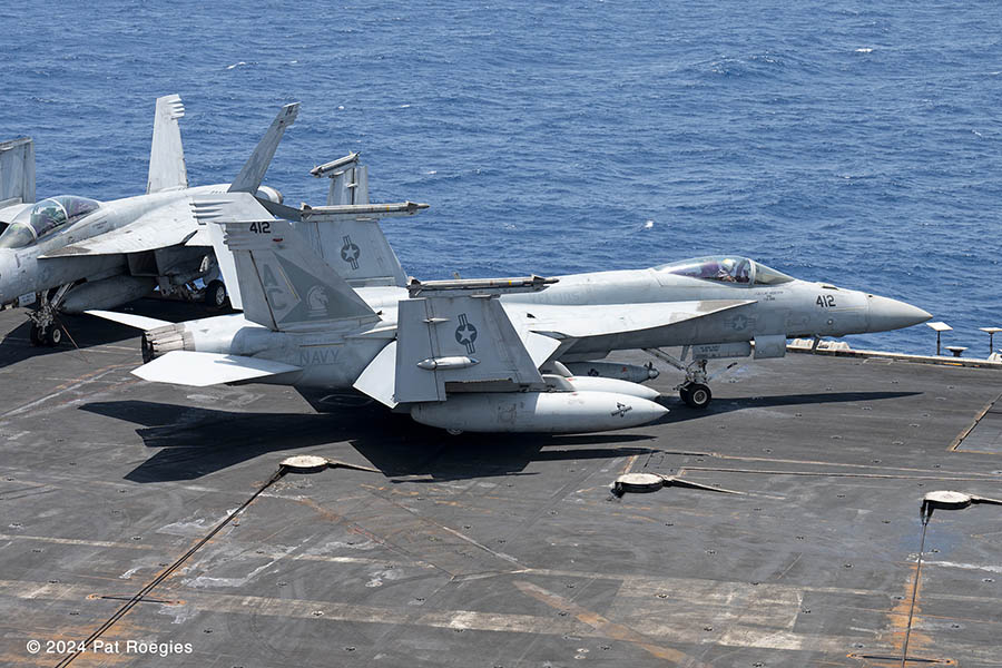 F/A-18E a/c-412 VFA-105